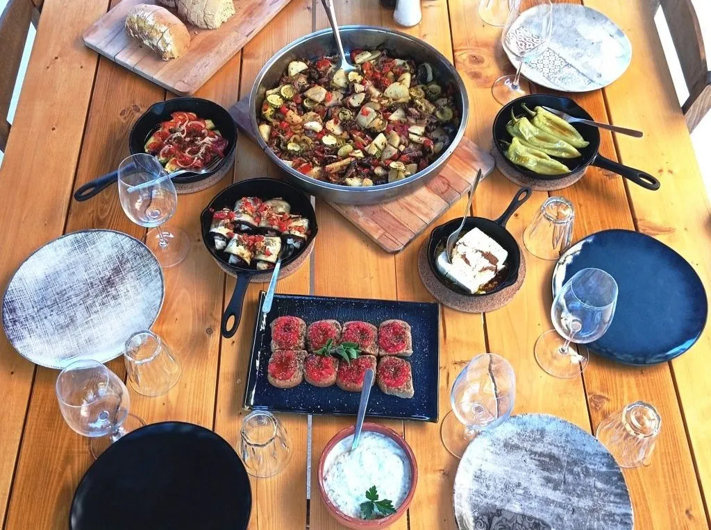 Traditional Food tour & Olive oil tasting in Kalamata